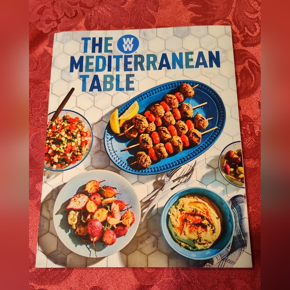 Weight Watchers WW The MEDITERRANEAN Table Cookbook 2021 Smart Points - Picture 1 of 2